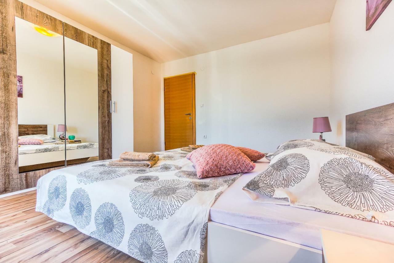 Modern Apartment With Large Pool&Sea View Kaštela 외부 사진